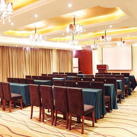Vienna International Hotel Ningbo Wanda Екстериор снимка